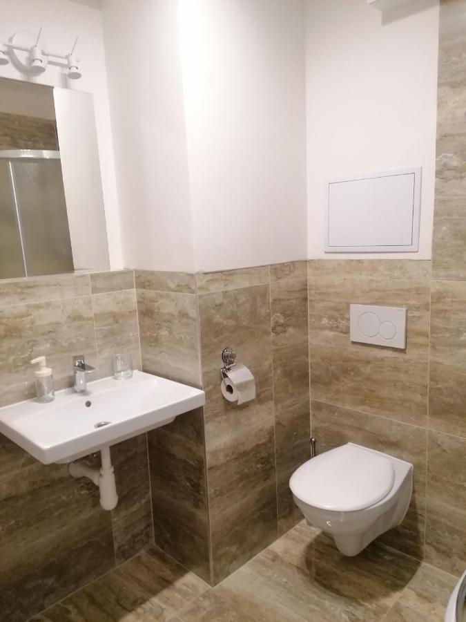 Brand New Studio Apartment # 45 With Free Parking In The City Center Praha Bagian luar foto