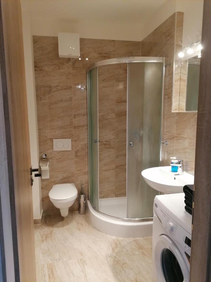 Brand New Studio Apartment # 45 With Free Parking In The City Center Praha Bagian luar foto